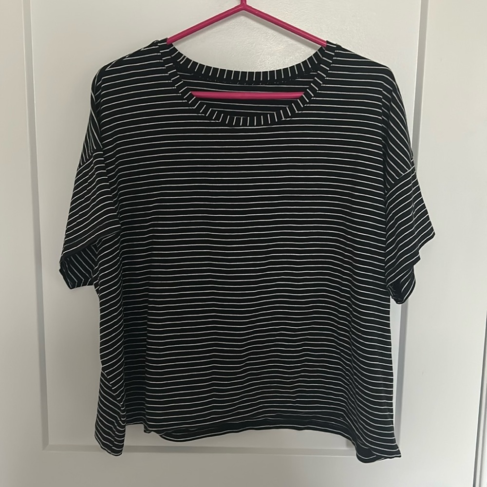Lululemon Cates t-shirt size 18